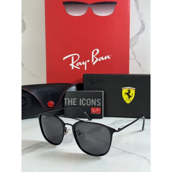 Lentes FERRARI — Ref. LF-L236-0021 con el packaging mostrado en la fotografía