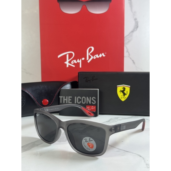 Lentes FERRARI — Ref. LF-L236-0028 con el packaging mostrado en la fotografía
