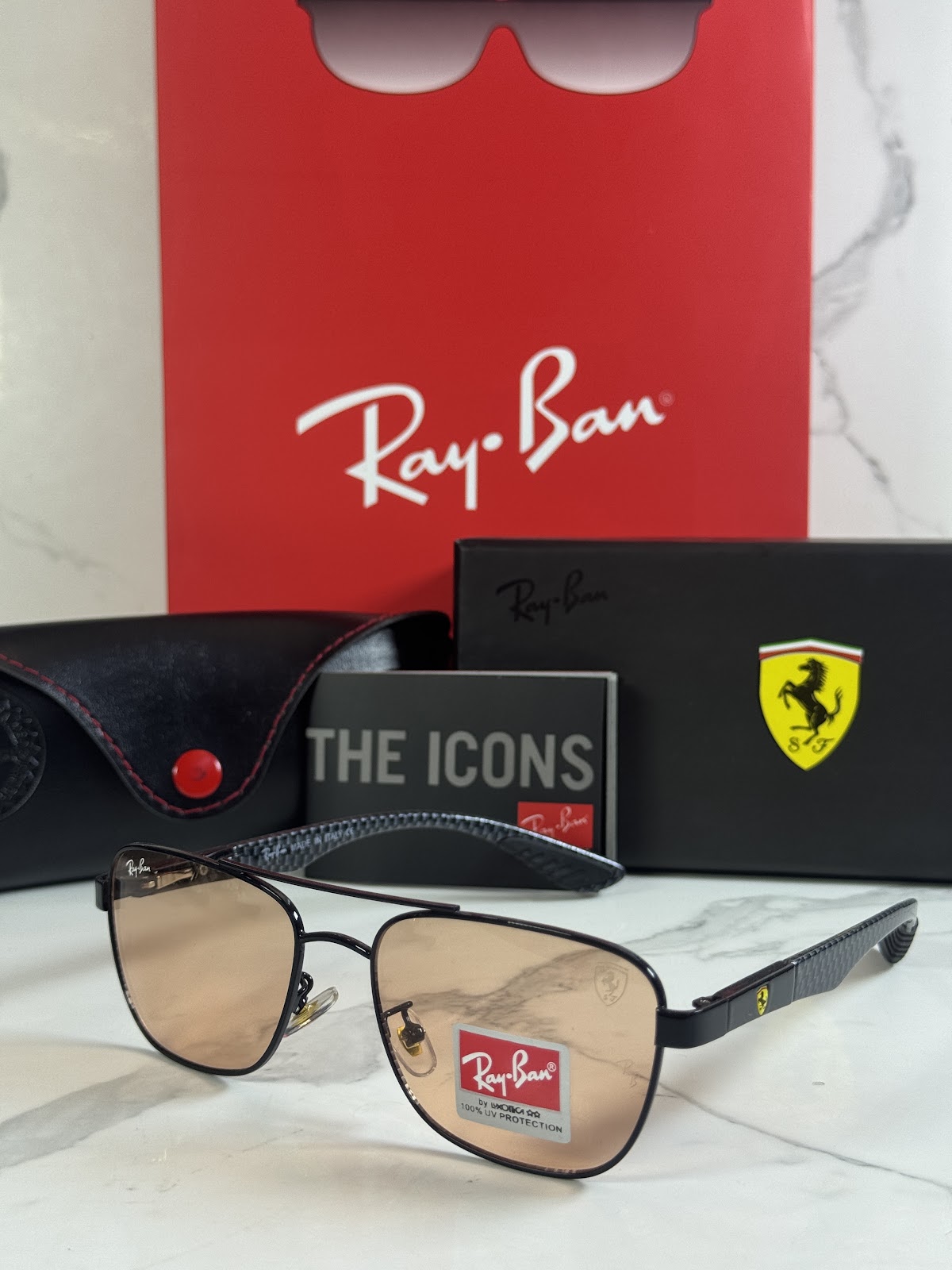 Lentes FERRARI — Ref. LF-L236-0036 con el packaging mostrado en la fotografía