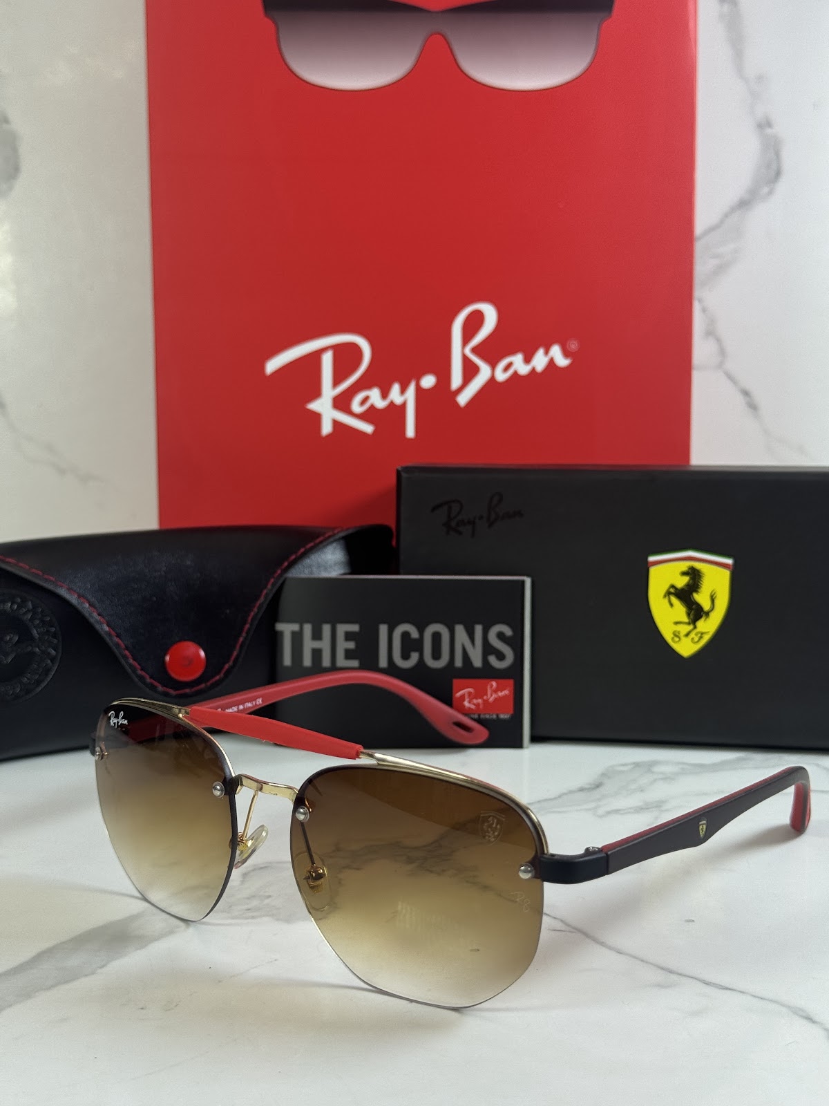 Lentes FERRARI — Ref. LF-L236-0041 con el packaging mostrado en la fotografía