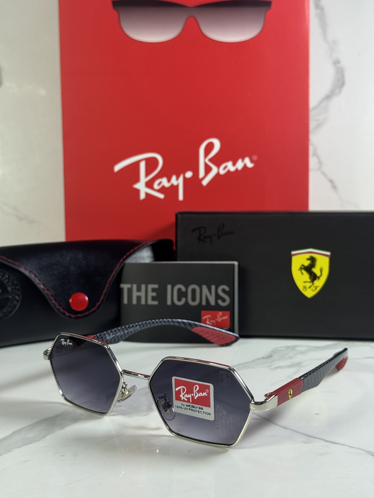 Lentes FERRARI — Ref. LF-L236-0044 con el packaging mostrado en la fotografía