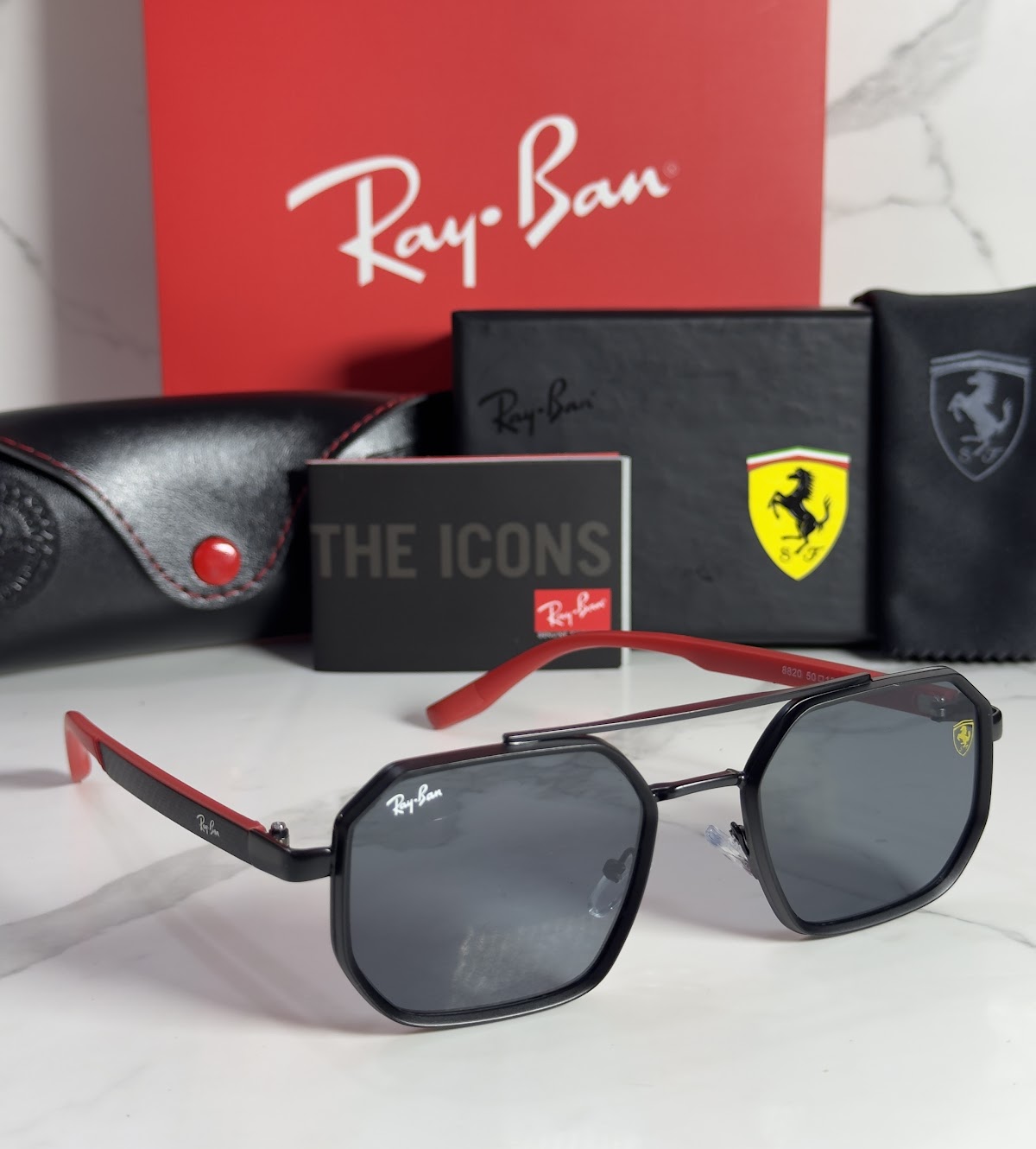 Lentes FERRARI — Ref. LF-L236-0049 con el packaging mostrado en la fotografía