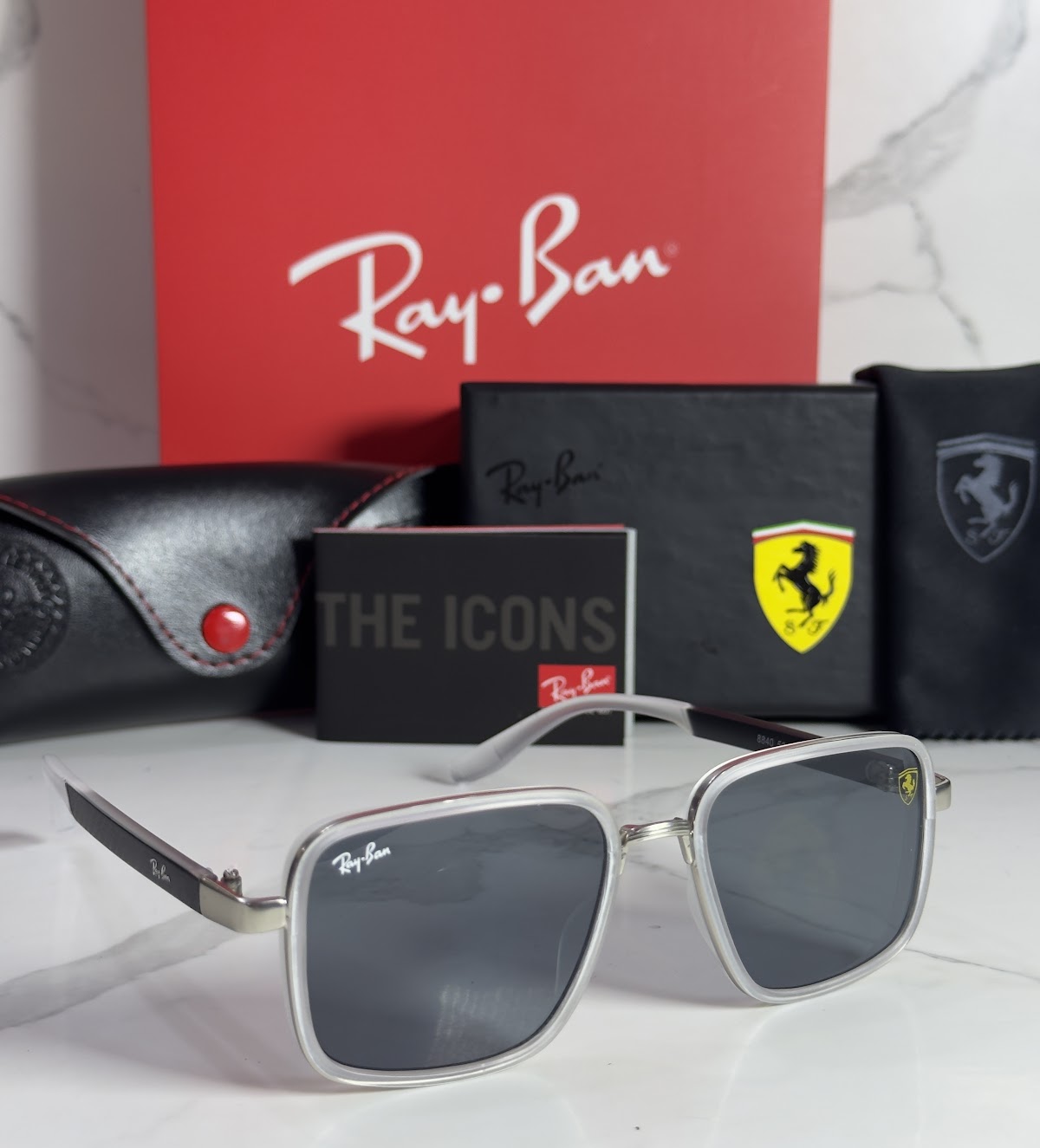 Lentes FERRARI — Ref. LF-L236-0057 con el packaging mostrado en la fotografía
