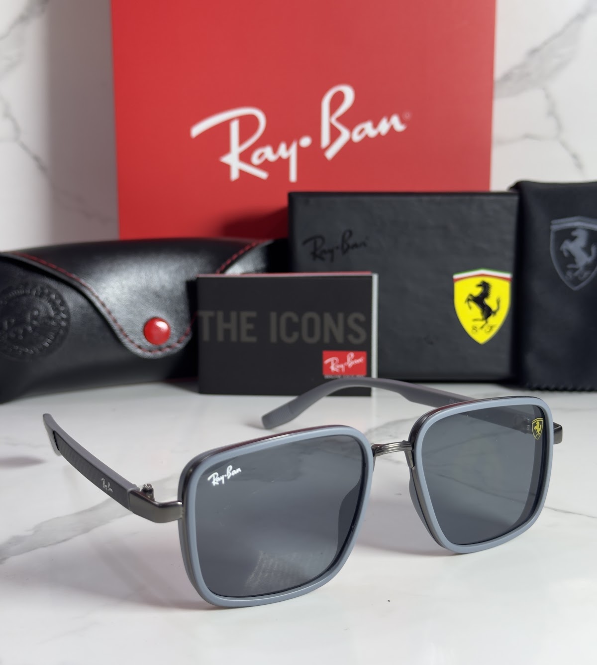 Lentes FERRARI — Ref. LF-L236-0060 con el packaging mostrado en la fotografía