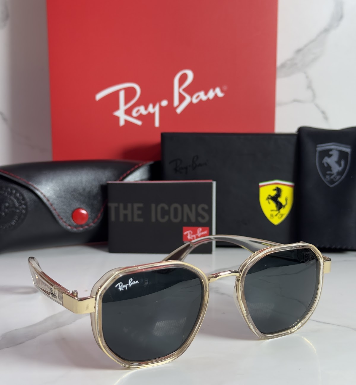 Lentes FERRARI — Ref. LF-L236-0076 con el packaging mostrado en la fotografía