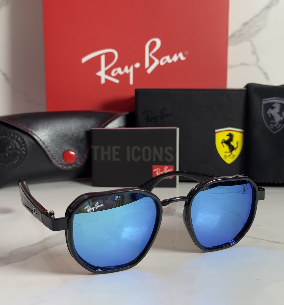 Lentes FERRARI — Ref. LF-L236-0078 con el packaging mostrado en la fotografía