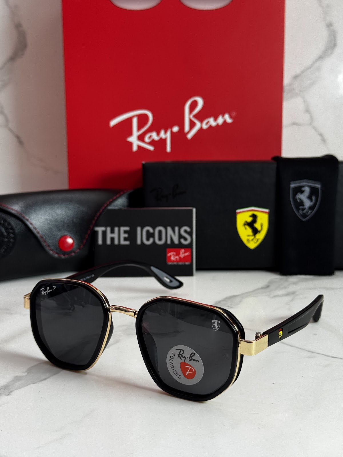 Lentes FERRARI — Ref. LF-L236-0094 con el packaging mostrado en la fotografía