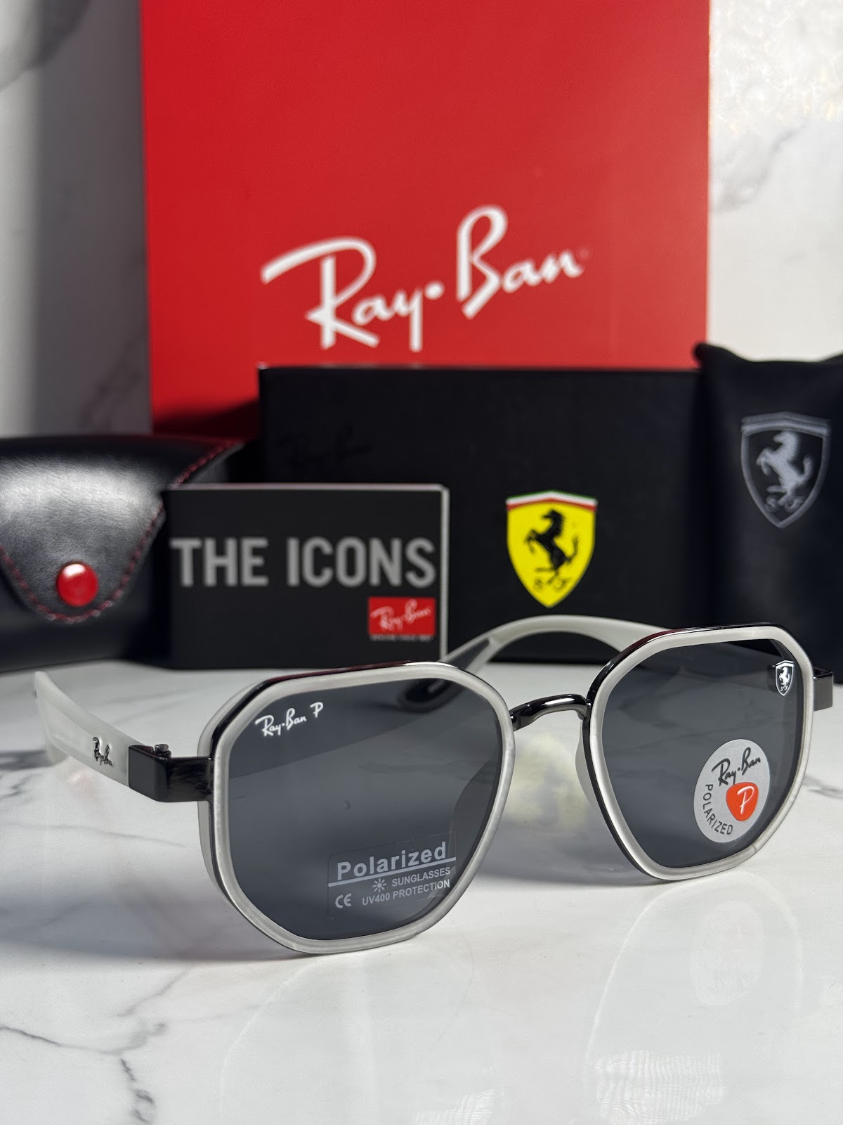 Lentes FERRARI — Ref. LF-L236-0126 con el packaging mostrado en la fotografía