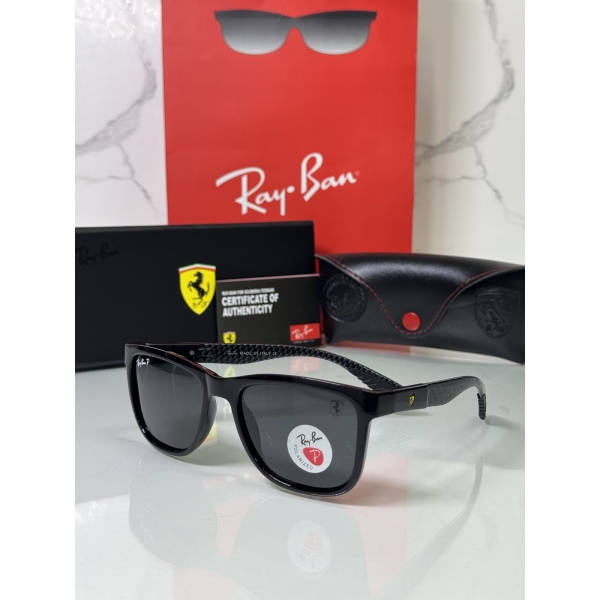 Lentes FERRARI — Ref. LF-L236-0131 con el packaging mostrado en la fotografía