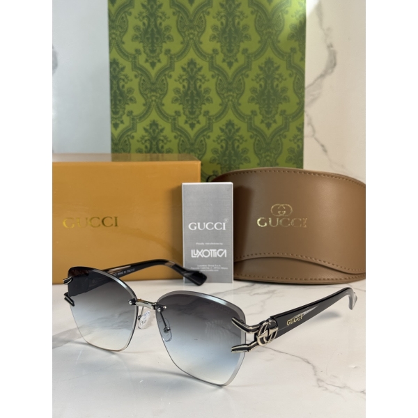 Lentes GUCCI — Ref. LF-L221-0011 con el packaging mostrado en la fotografía
