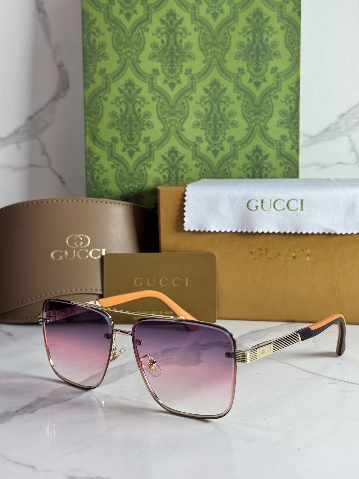 Lentes GUCCI — Ref. LF-L221-0047 con el packaging mostrado en la fotografía
