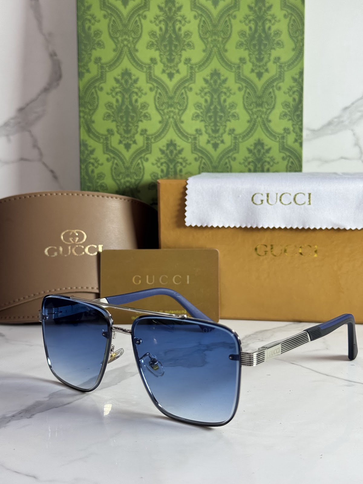 Lentes GUCCI — Ref. LF-L221-0048 con el packaging mostrado en la fotografía