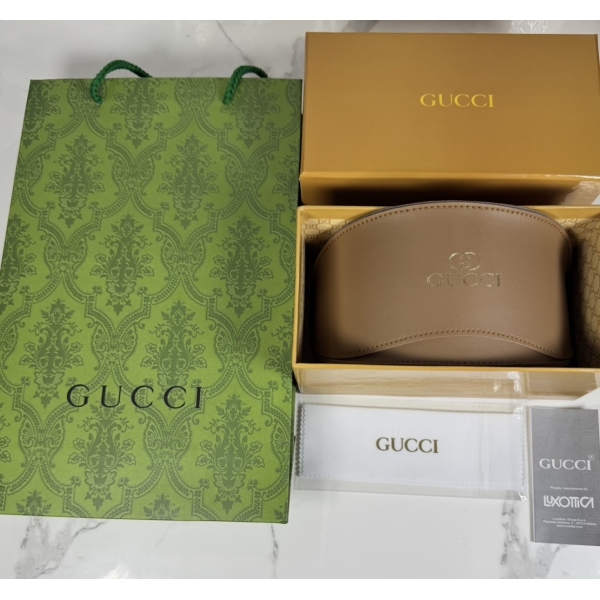 Lentes GUCCI — Ref. LF-L221-0049 con el packaging mostrado en la fotografía