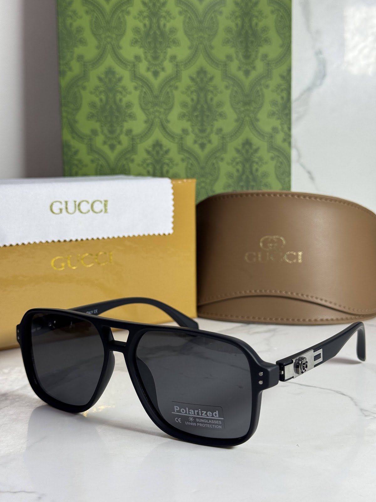 Lentes GUCCI — Ref. LF-L221-0051 con el packaging mostrado en la fotografía