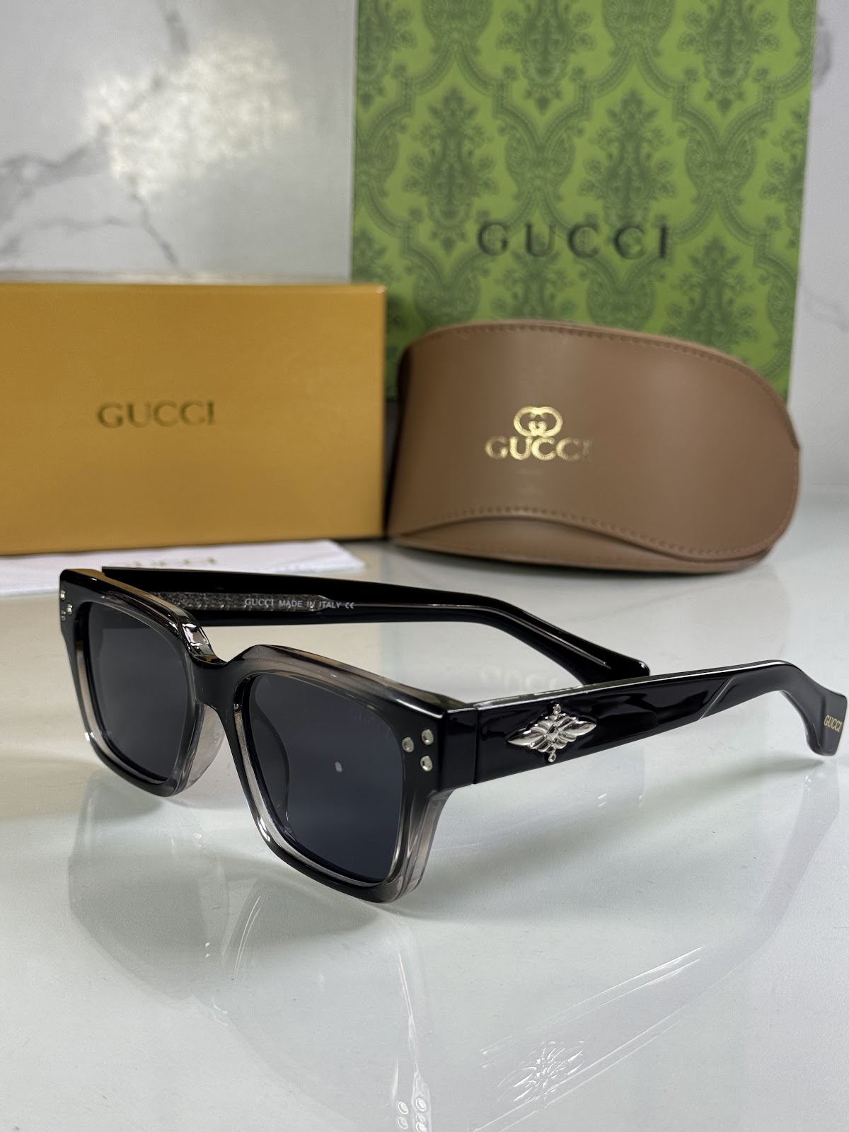 Lentes GUCCI — Ref. LF-L221-0057 con el packaging mostrado en la fotografía