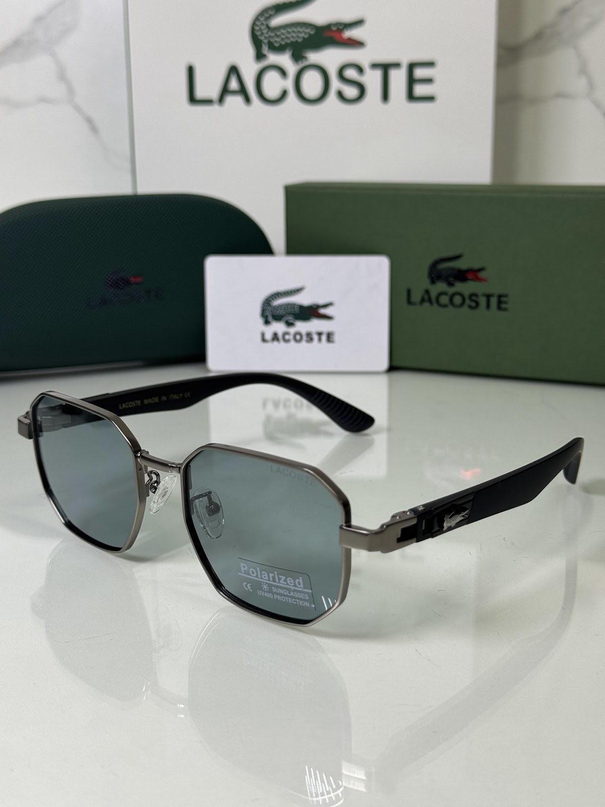 Lentes LACOSTE — Ref. LF-L233-0036 con el packaging mostrado en la fotografía