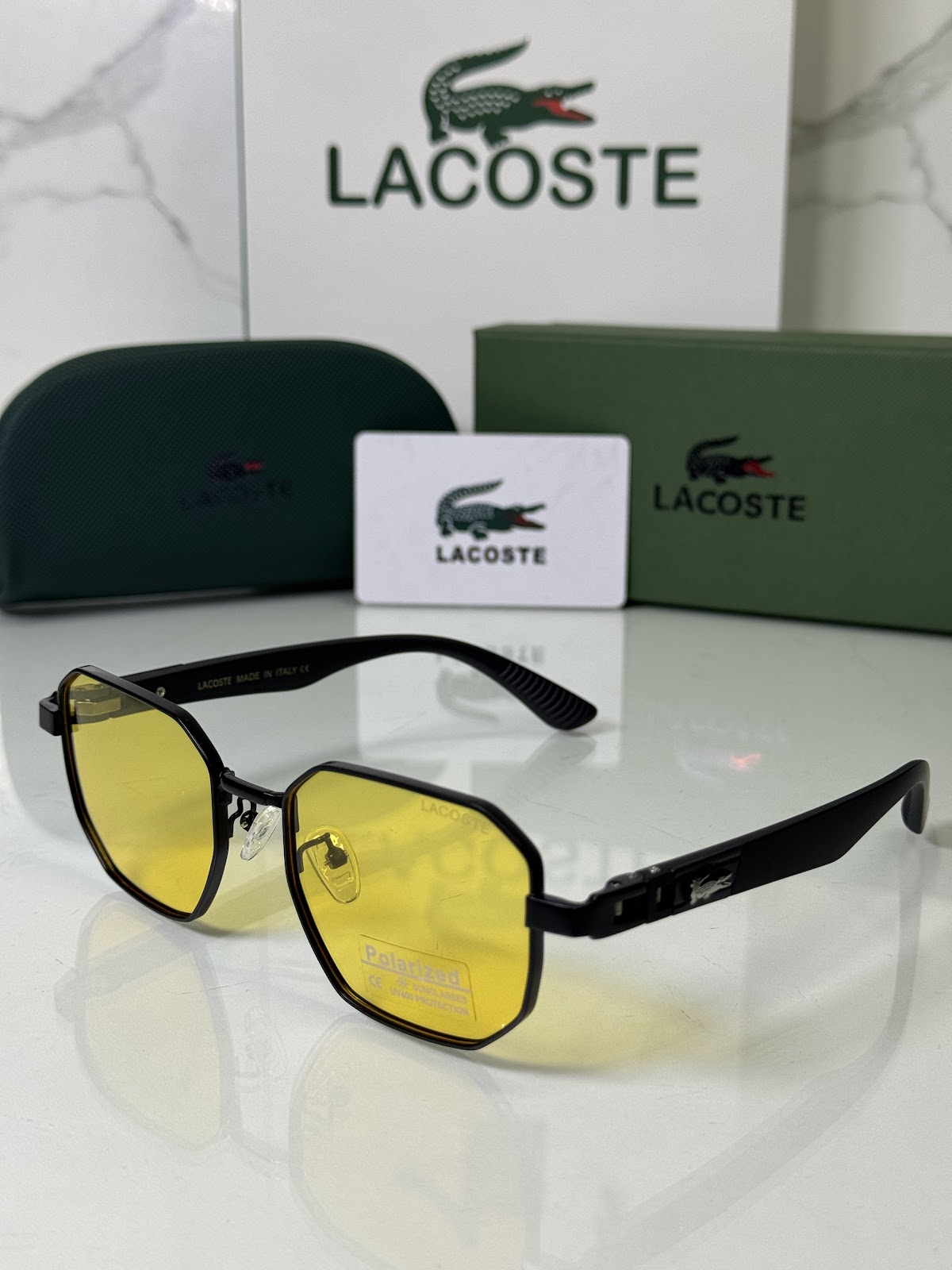 Lentes LACOSTE — Ref. LF-L233-0037 con el packaging mostrado en la fotografía