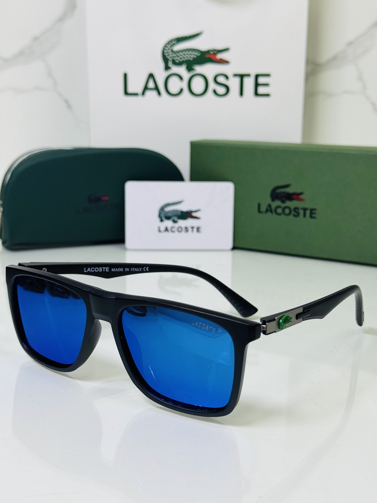 Lentes LACOSTE — Ref. LF-L233-0048 con el packaging mostrado en la fotografía