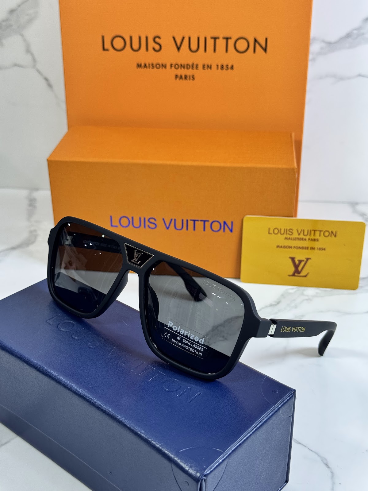 Lentes LOUIS VUITTON — Ref. LF-L225-0004 con el packaging mostrado en la fotografía