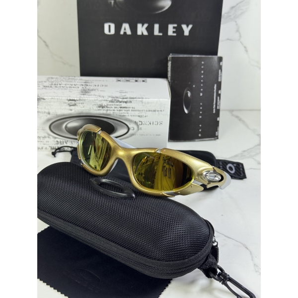 Lentes OAKLEY — Ref. LF-L235-0041 con el packaging mostrado en la fotografía