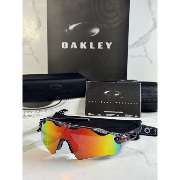 Lentes OAKLEY — Ref. LF-L235-0047 con el packaging mostrado en la fotografía