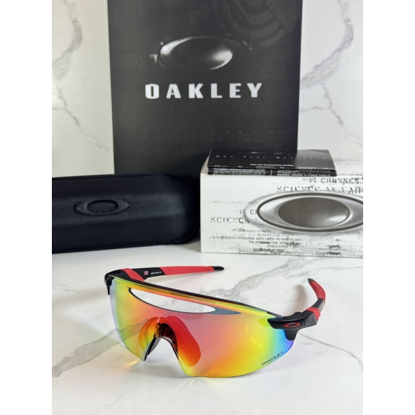 Lentes OAKLEY — Ref. LF-L235-0068 con el packaging mostrado en la fotografía