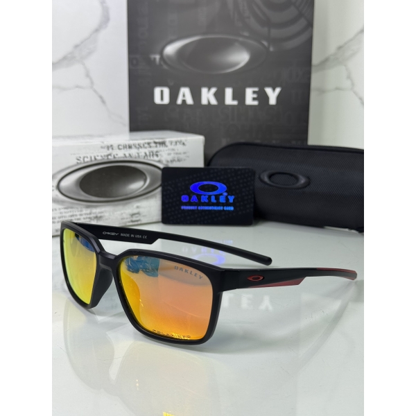 Lentes OAKLEY — Ref. LF-L235-0121 con el packaging mostrado en la fotografía