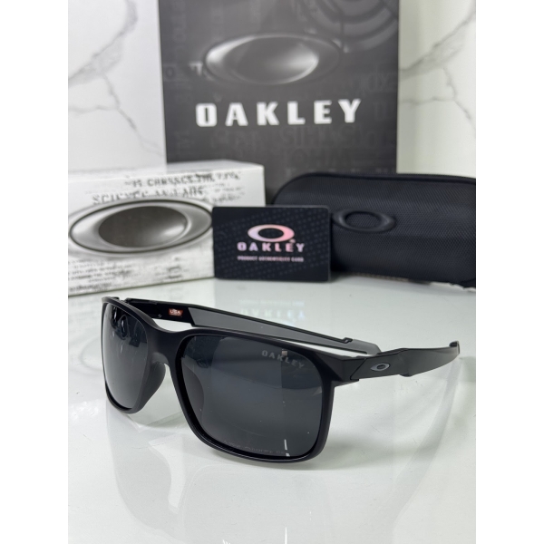 Lentes OAKLEY — Ref. LF-L235-0123 con el packaging mostrado en la fotografía