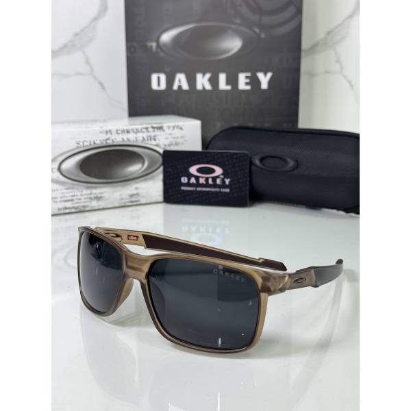 Lentes OAKLEY — Ref. LF-L235-0126 con el packaging mostrado en la fotografía