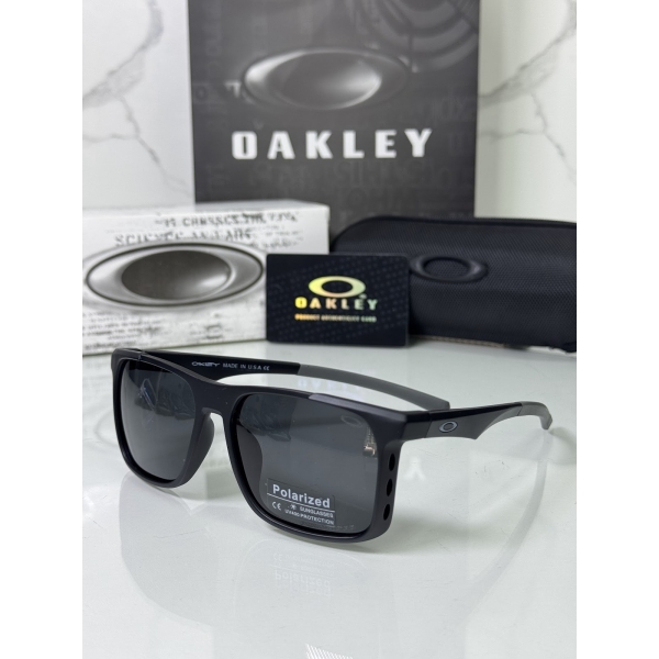 Lentes OAKLEY — Ref. LF-L235-0131 con el packaging mostrado en la fotografía