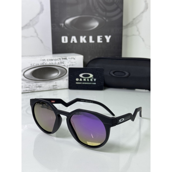 Lentes OAKLEY — Ref. LF-L235-0136 con el packaging mostrado en la fotografía