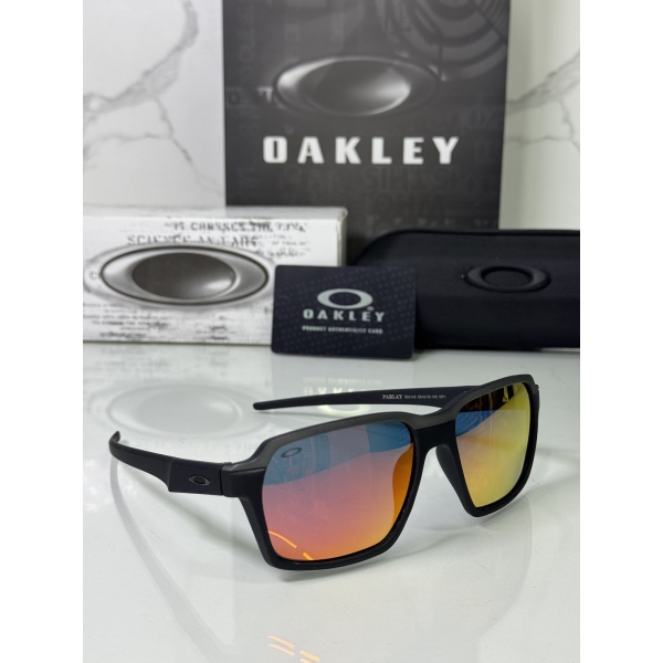 Lentes OAKLEY — Ref. LF-L235-0141 con el packaging mostrado en la fotografía