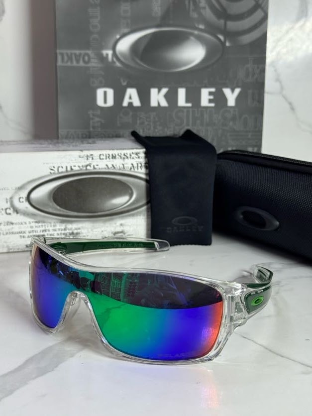 Lentes OAKLEY — Ref. LF-L235-0162 con el packaging mostrado en la fotografía