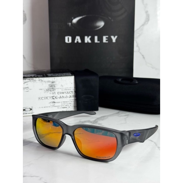 Lentes OAKLEY — Ref. LF-L235-0227 con el packaging mostrado en la fotografía
