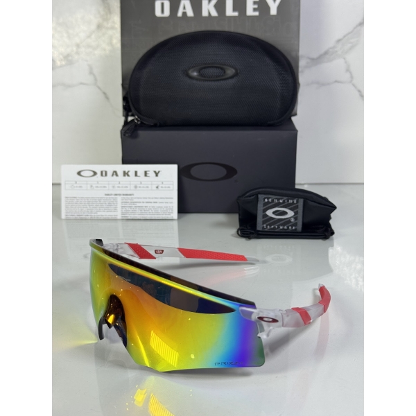 Lentes OAKLEY — Ref. LF-L235-0265 con el packaging mostrado en la fotografía
