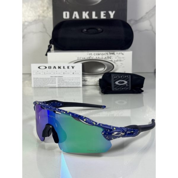 Lentes OAKLEY — Ref. LF-L235-0284 con el packaging mostrado en la fotografía