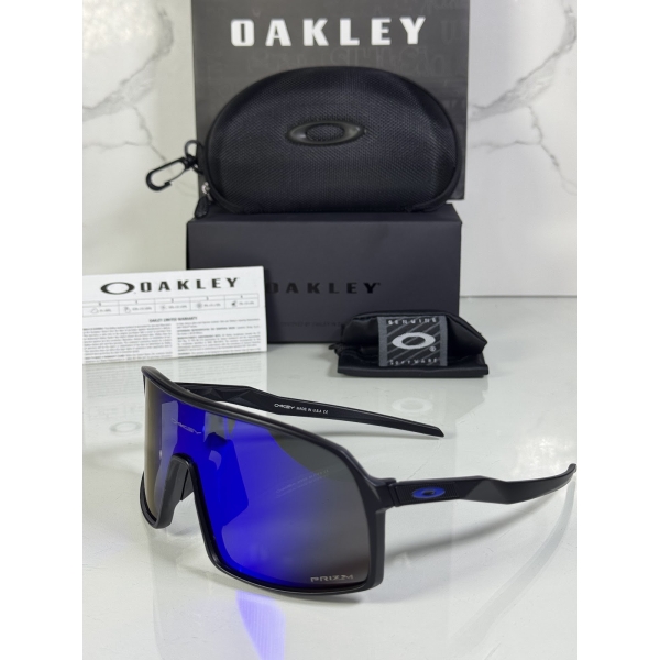Lentes OAKLEY — Ref. LF-L235-0308 con el packaging mostrado en la fotografía
