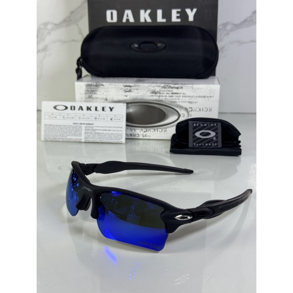 Lentes OAKLEY — Ref. LF-L235-0312 con el packaging mostrado en la fotografía
