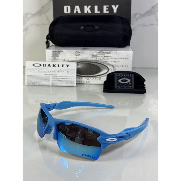 Lentes OAKLEY — Ref. LF-L235-0317 con el packaging mostrado en la fotografía