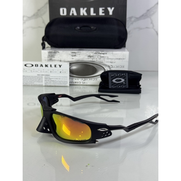 Lentes OAKLEY — Ref. LF-L235-0323 con el packaging mostrado en la fotografía