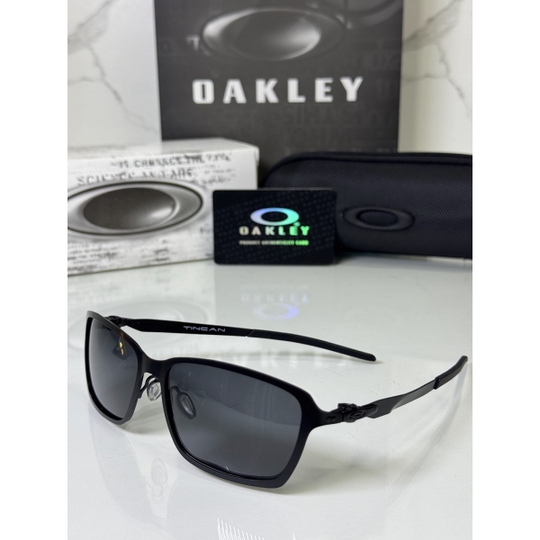 Lentes OAKLEY — Ref. LF-L235-0339 con el packaging mostrado en la fotografía