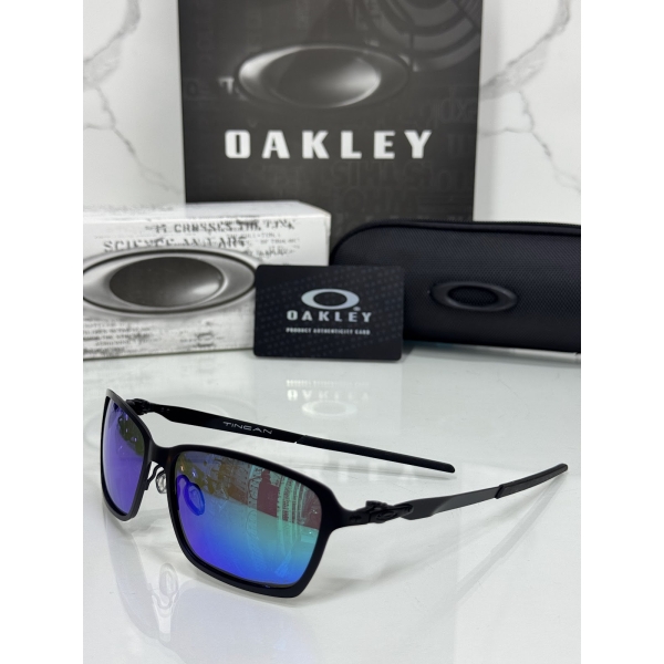 Lentes OAKLEY — Ref. LF-L235-0344 con el packaging mostrado en la fotografía