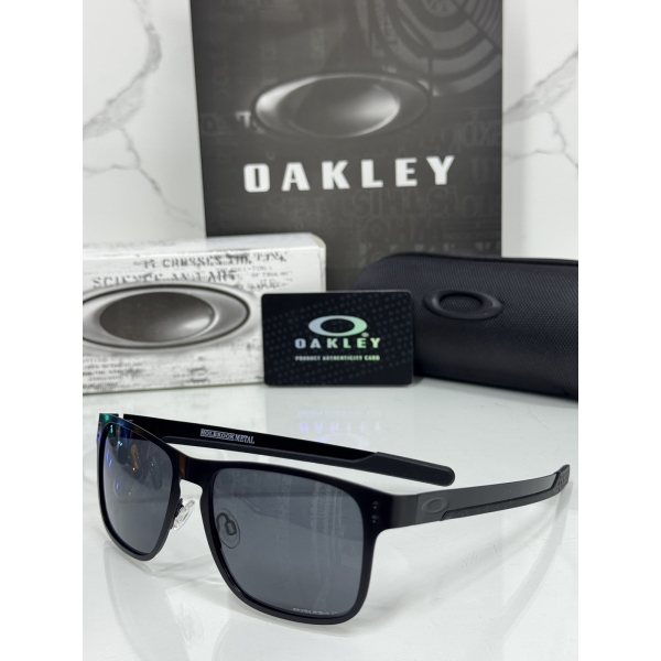 Lentes OAKLEY — Ref. LF-L235-0350 con el packaging mostrado en la fotografía