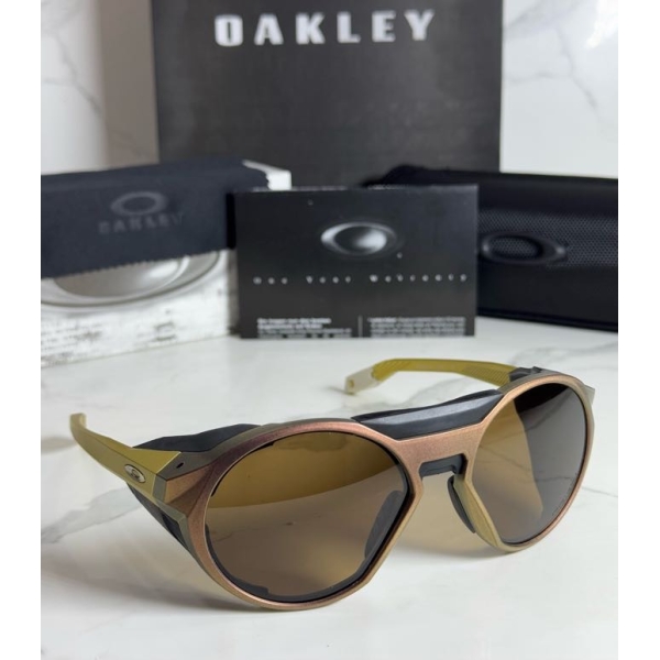 Lentes OAKLEY — Ref. LF-L235-0413 con el packaging mostrado en la fotografía