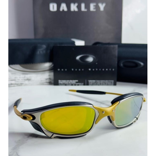 Lentes OAKLEY — Ref. LF-L235-0436 con el packaging mostrado en la fotografía