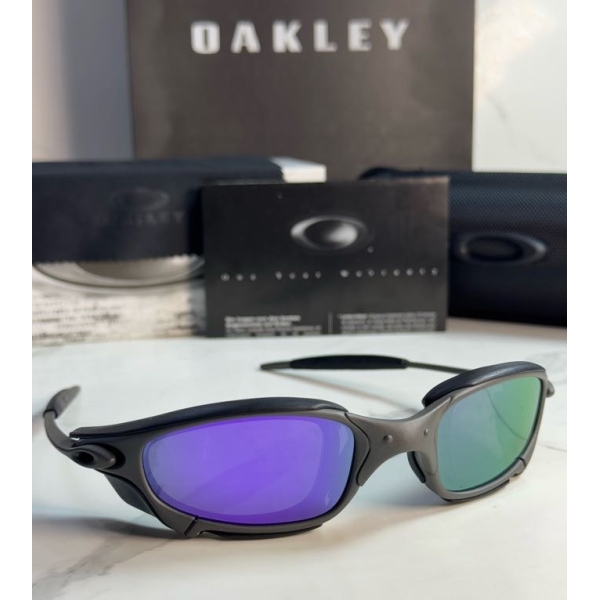 Lentes OAKLEY — Ref. LF-L235-0447 con el packaging mostrado en la fotografía