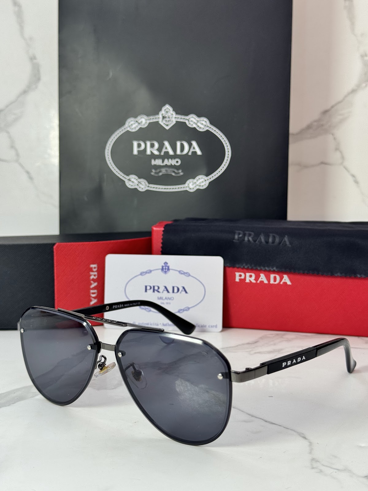 Lentes PRADA — Ref. LF-L227-0067 con el packaging mostrado en la fotografía