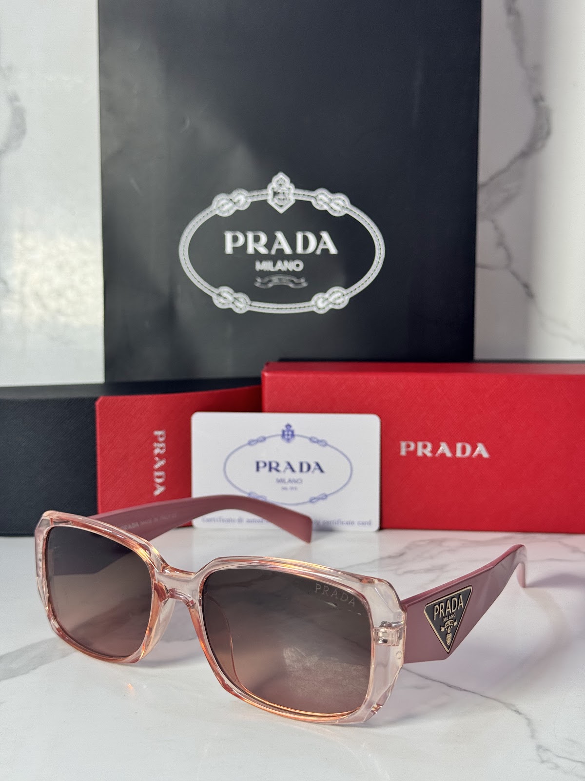 Lentes PRADA — Ref. LF-L227-0073 con el packaging mostrado en la fotografía
