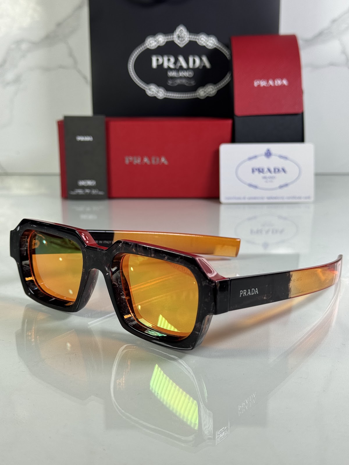 Lentes PRADA — Ref. LF-L227-0132 con el packaging mostrado en la fotografía