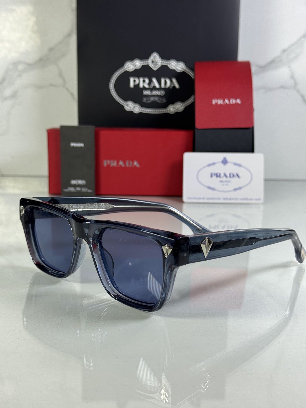 Lentes PRADA — Ref. LF-L227-0144 con el packaging mostrado en la fotografía